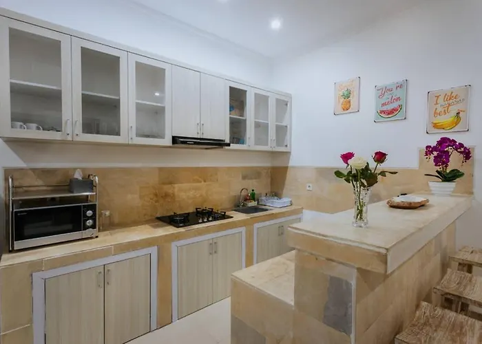 Cathy, - Private 3 Bedroom Pool Villa! Seminyak